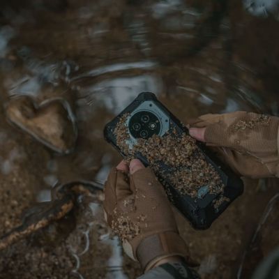 teléfonos resistentes para prácticas militares