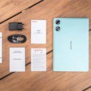 Tablet Oukitel OT6 en color lila con pantalla HD, cámaras avanzadas y batería de larga duración