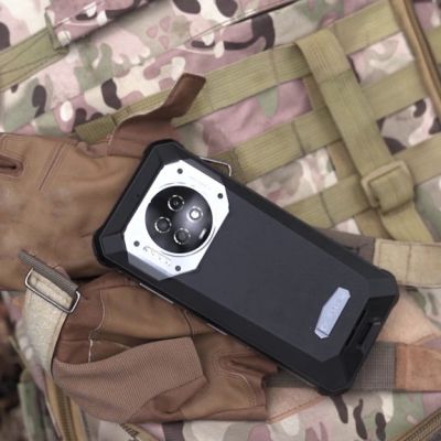 OUKITEL-WP19-The-Worlds-Largest-21000mAh-Rugged-Smartphone-with-SONY-Night-Vision-Camera41.933-1024x576