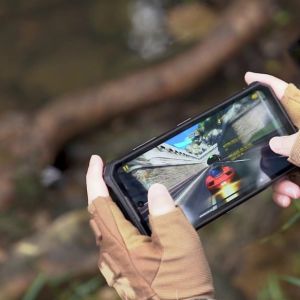 OUKITEL-WP19-The-Worlds-Largest-21000mAh-Rugged-Smartphone-with-SONY-Night-Vision-Camera53.233-1024x576